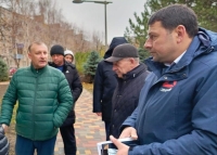Александр Сидорков проинспектировал ход выполнения работ по благоустройству в Изобильном