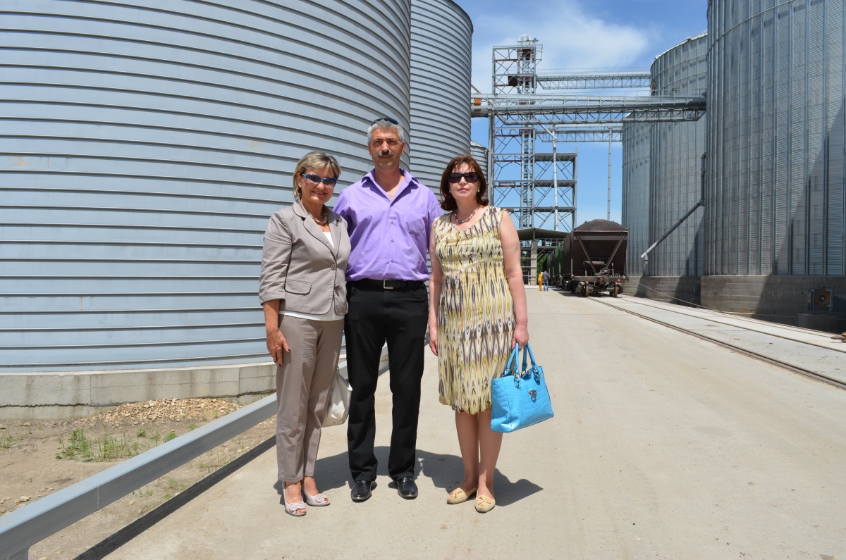 Работа в округе