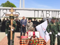 Анатолий Жданов принял участие в захоронении останков воина на территории Новоалександровского городского округа