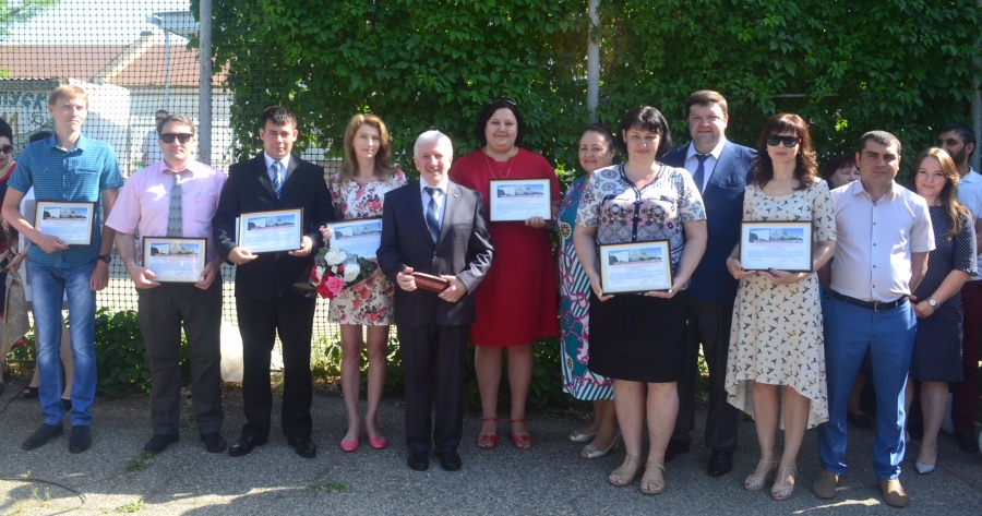 «Последний звонок» прозвенел для буденновских выпускников