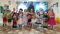Депутат краевой Думы Анатолий Жданов подарил детям новогоднее настроение