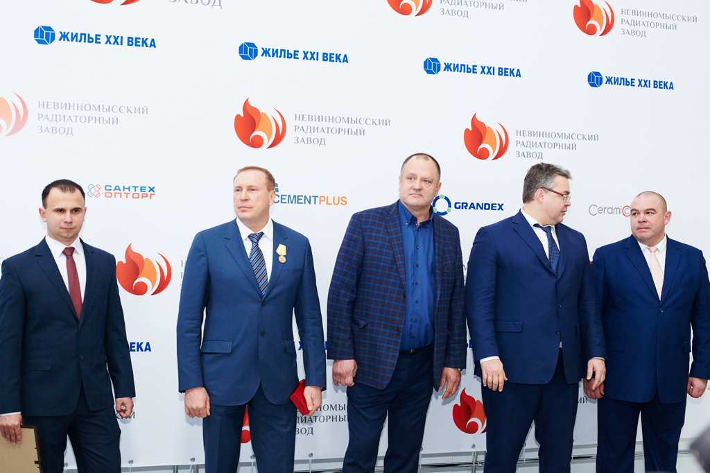 Потесним иностранных производителей!