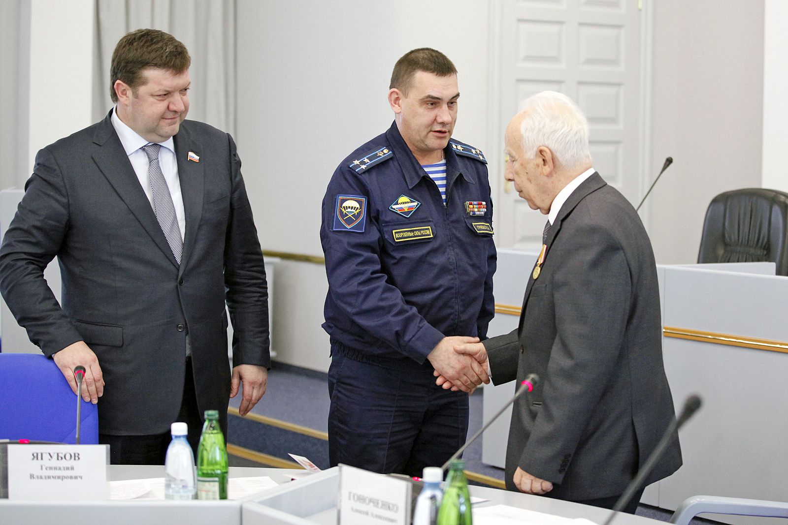 Помнить истинных героев!