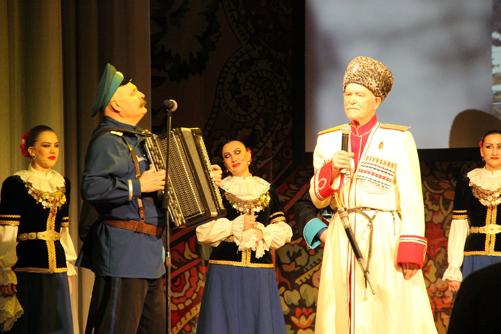 Любо, казаку!