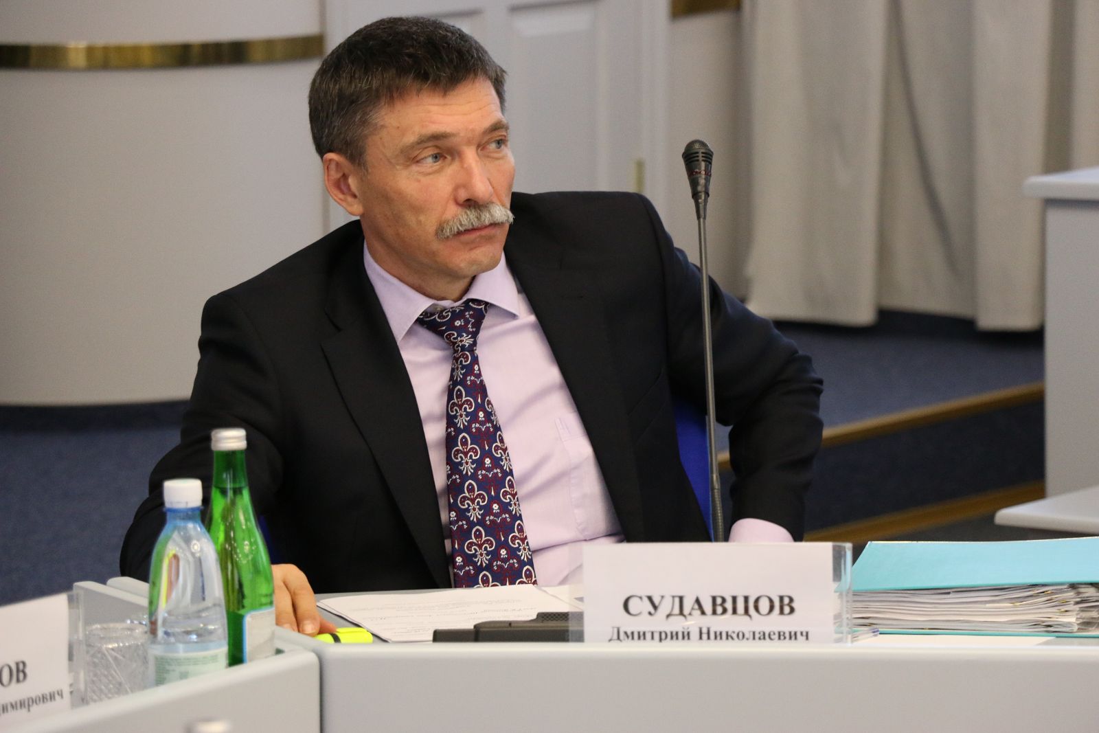 Совет непарламентских партий начал работу