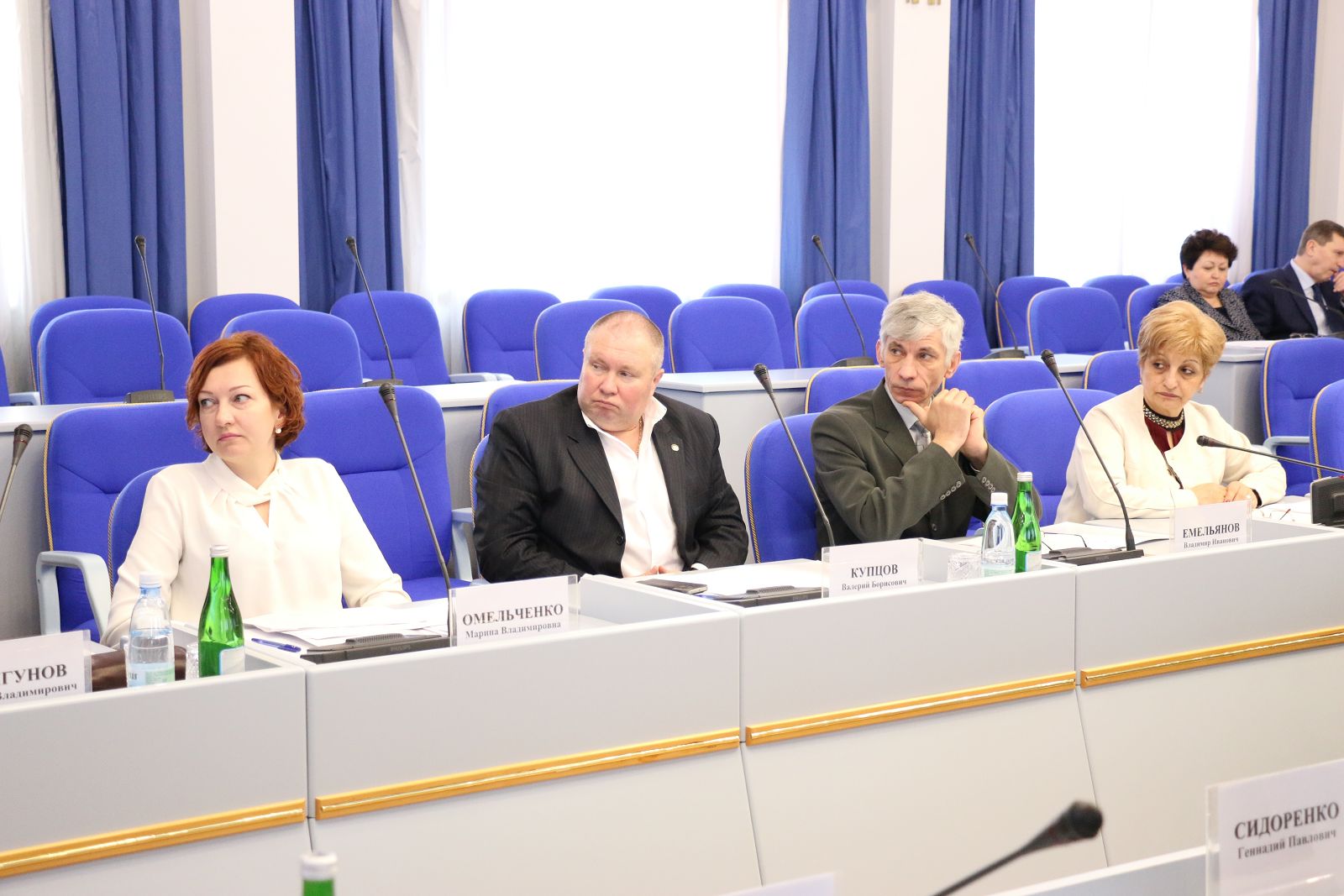 Совет непарламентских партий начал работу
