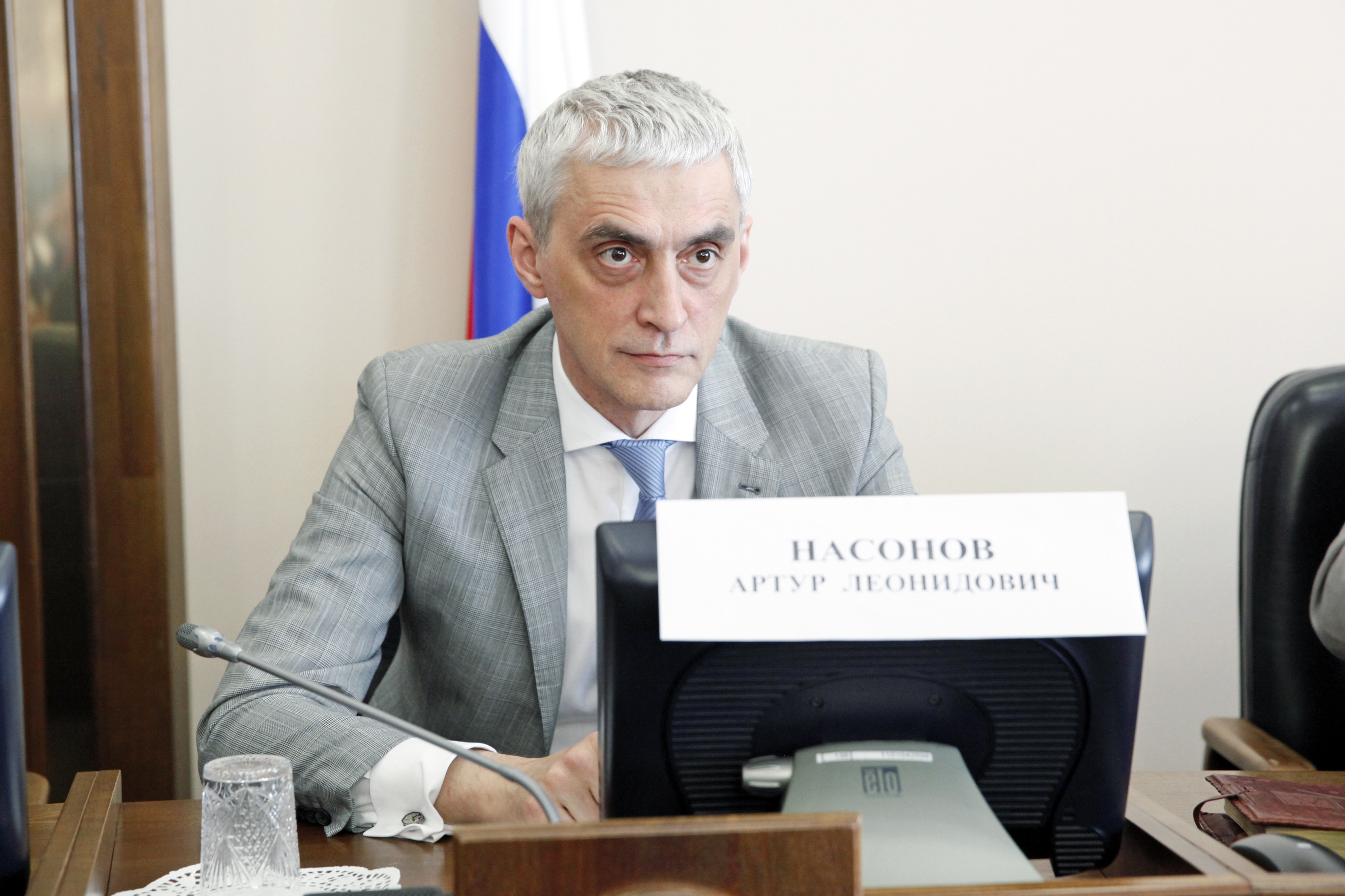 Проблему дефицита кадров в образовательных учреждениях края обсудили депутаты