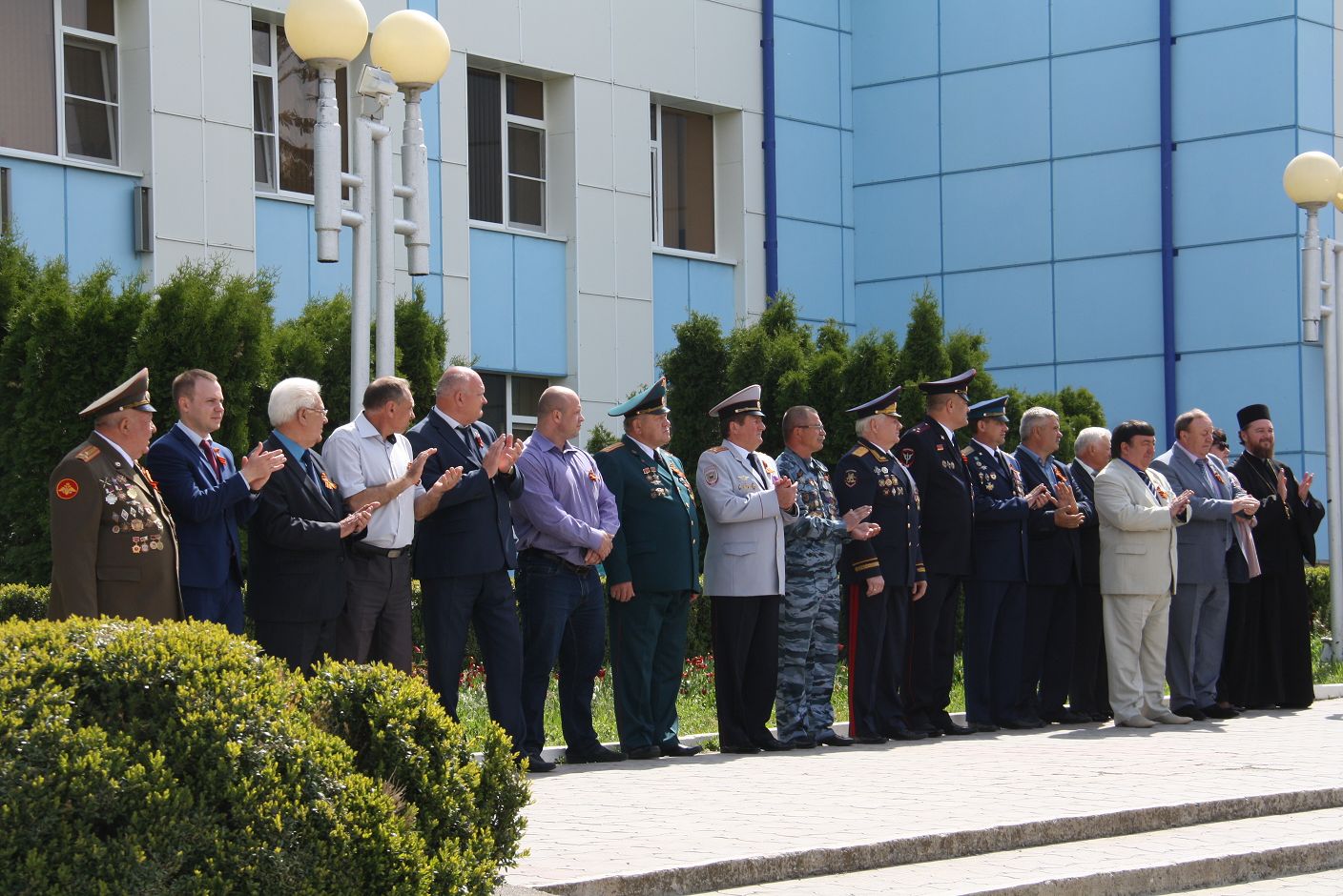 Юнармейцы, вперед!