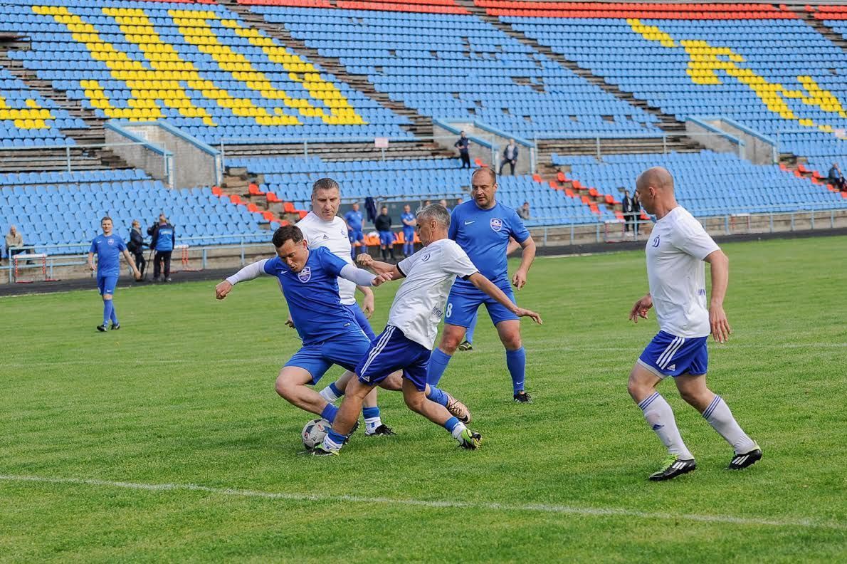 Футбольный матч в честь Дня Победы