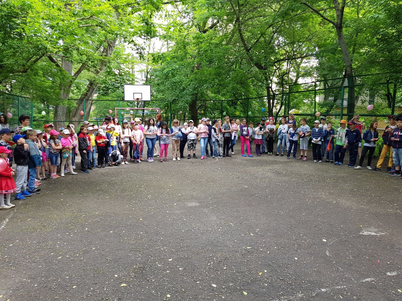 Детский праздник в микрорайонах города