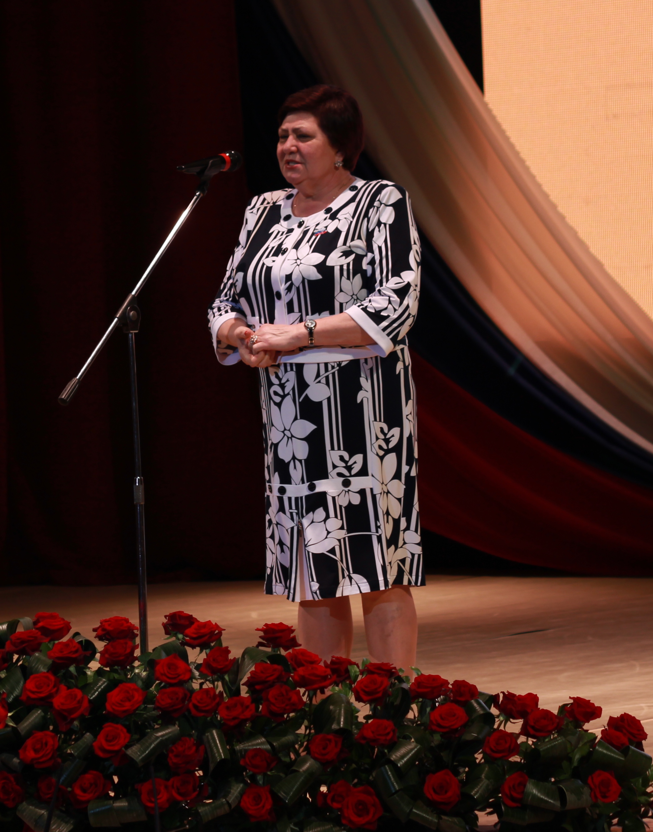 Валентина Муравьева приняла участие в торжественном мероприятии, посвященном Дню социального работника