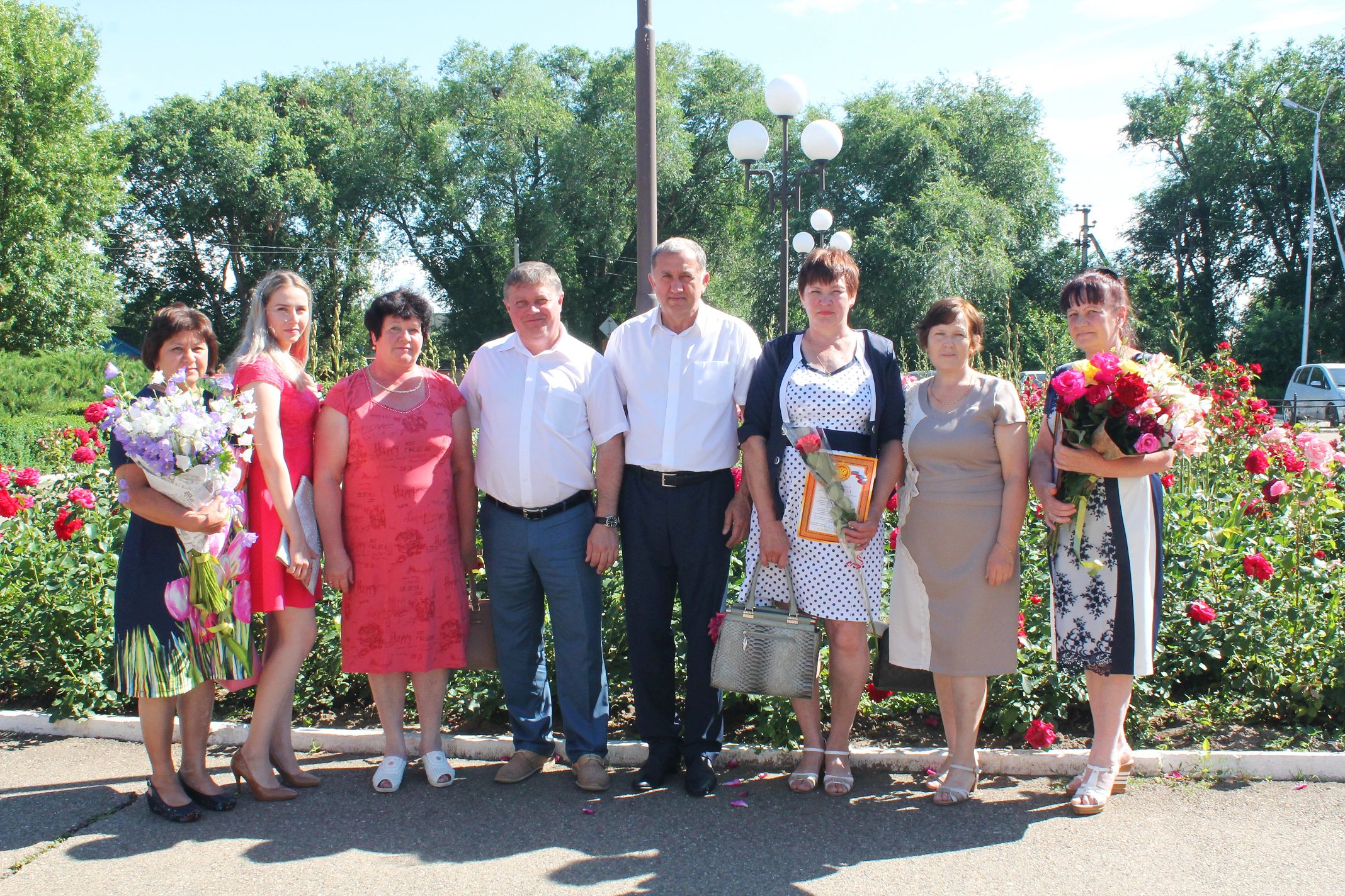 Жизнь охраняют от бед люди в белых халатах