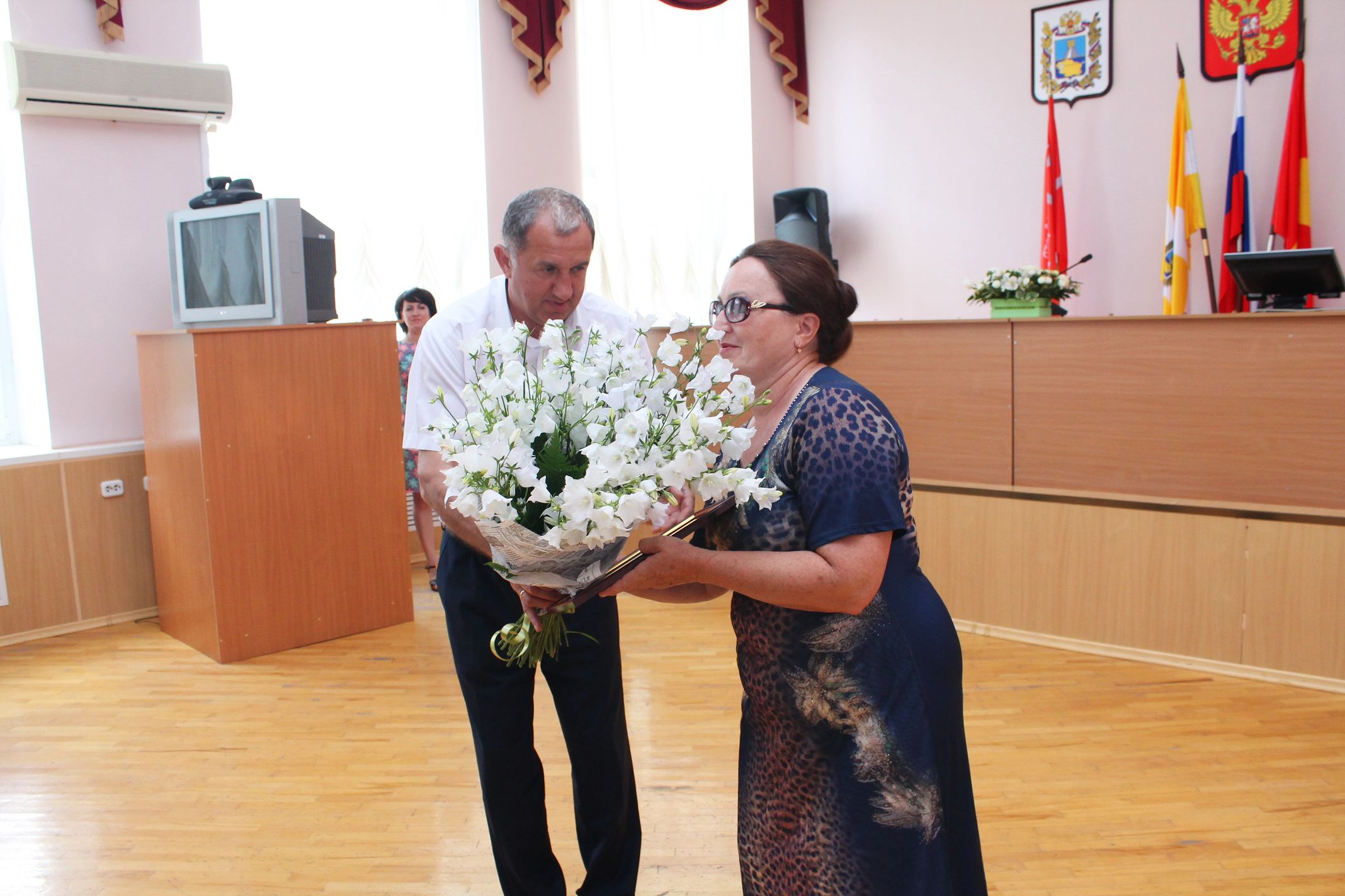 Жизнь охраняют от бед люди в белых халатах