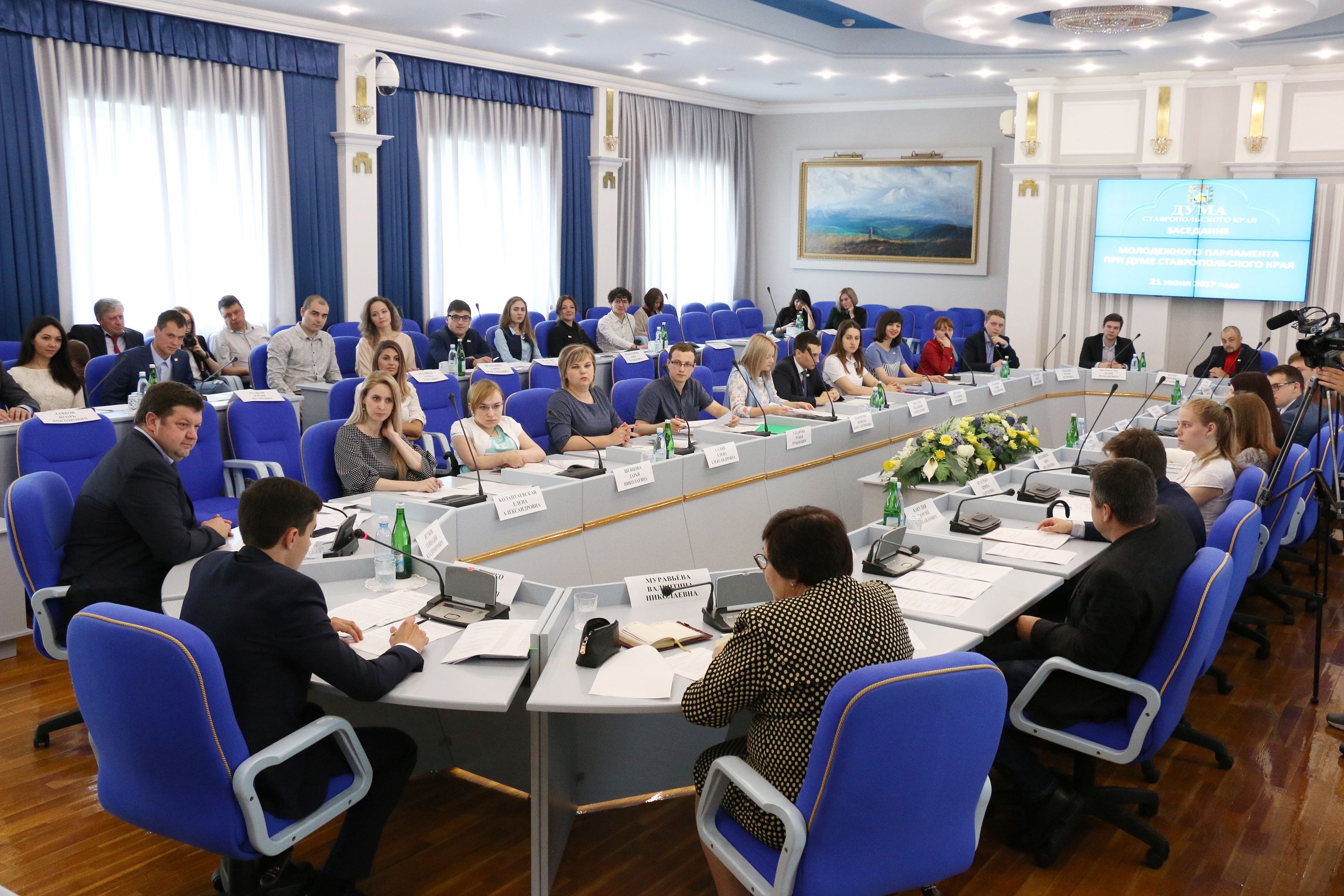 Молодежный парламент активно включился в работу