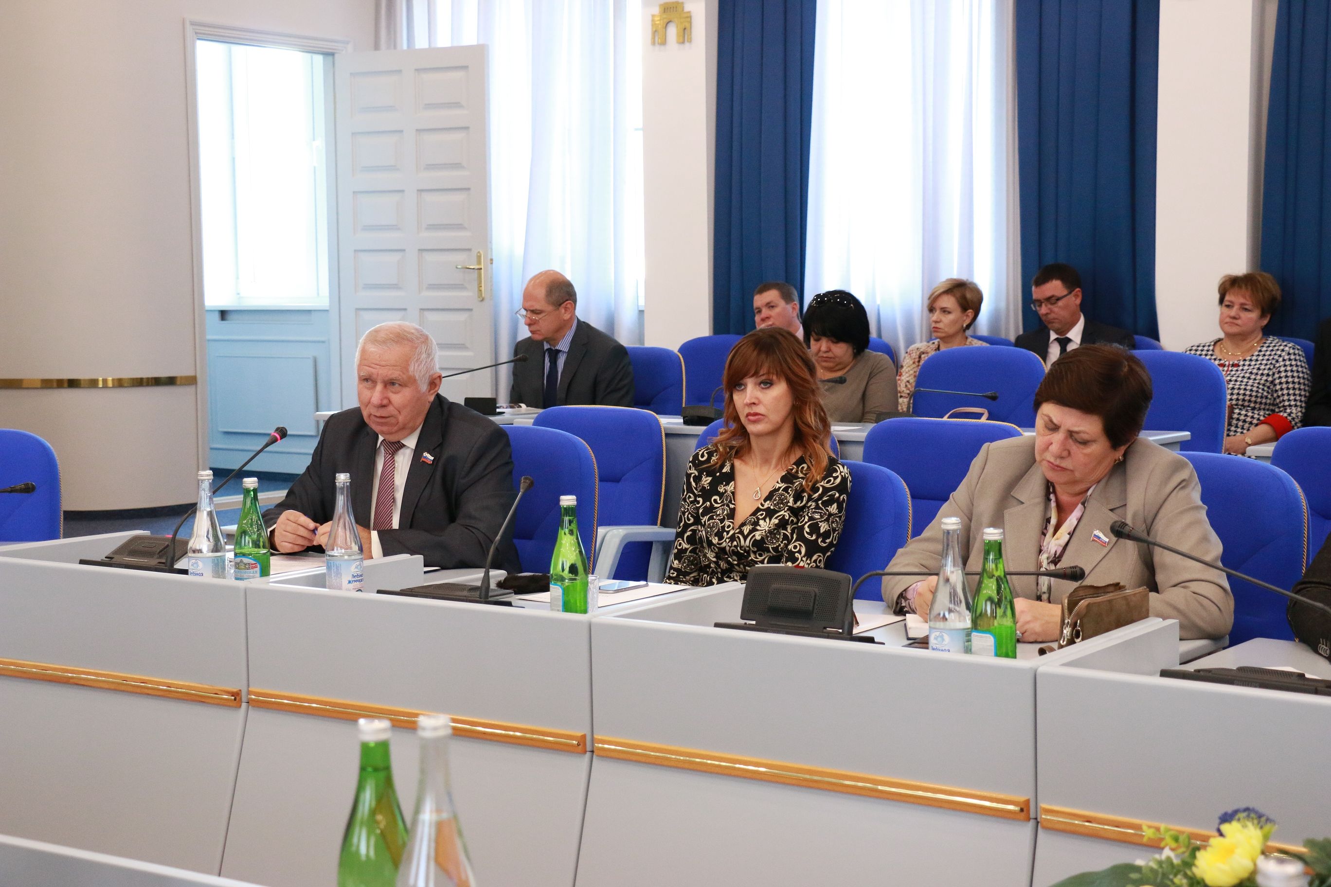 Работа в комитетах продолжается