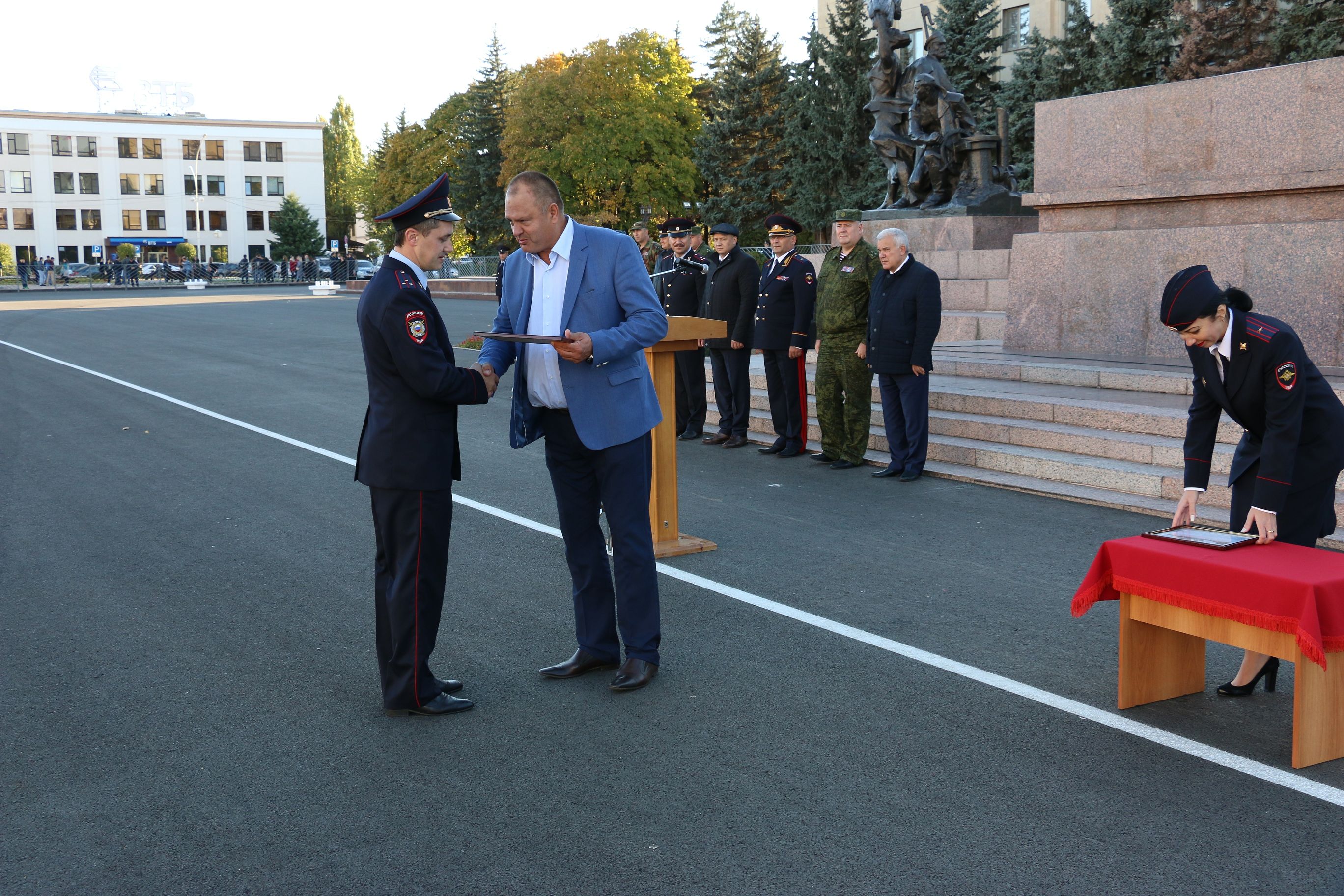 С первой годовщиной!