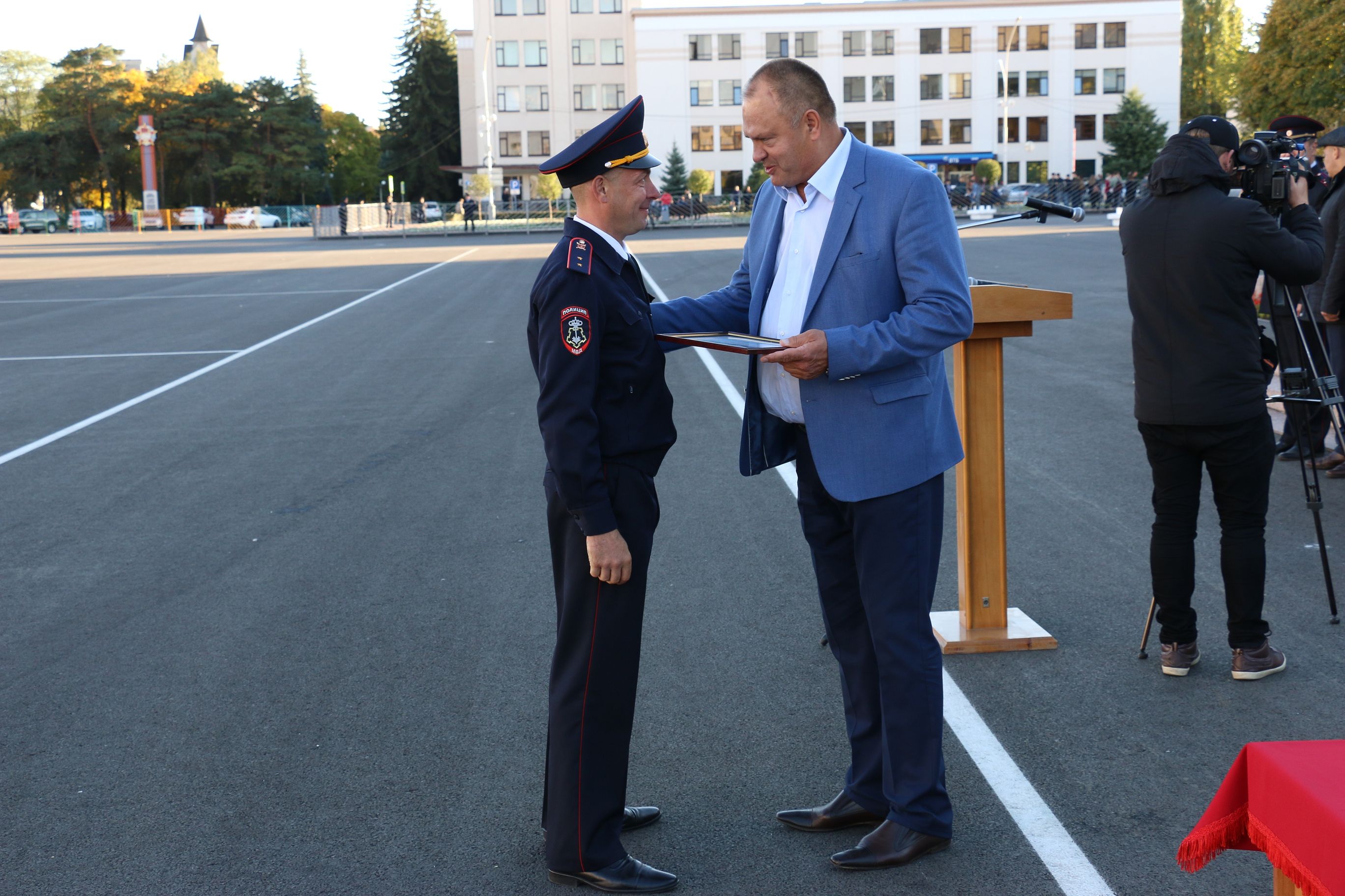С первой годовщиной!