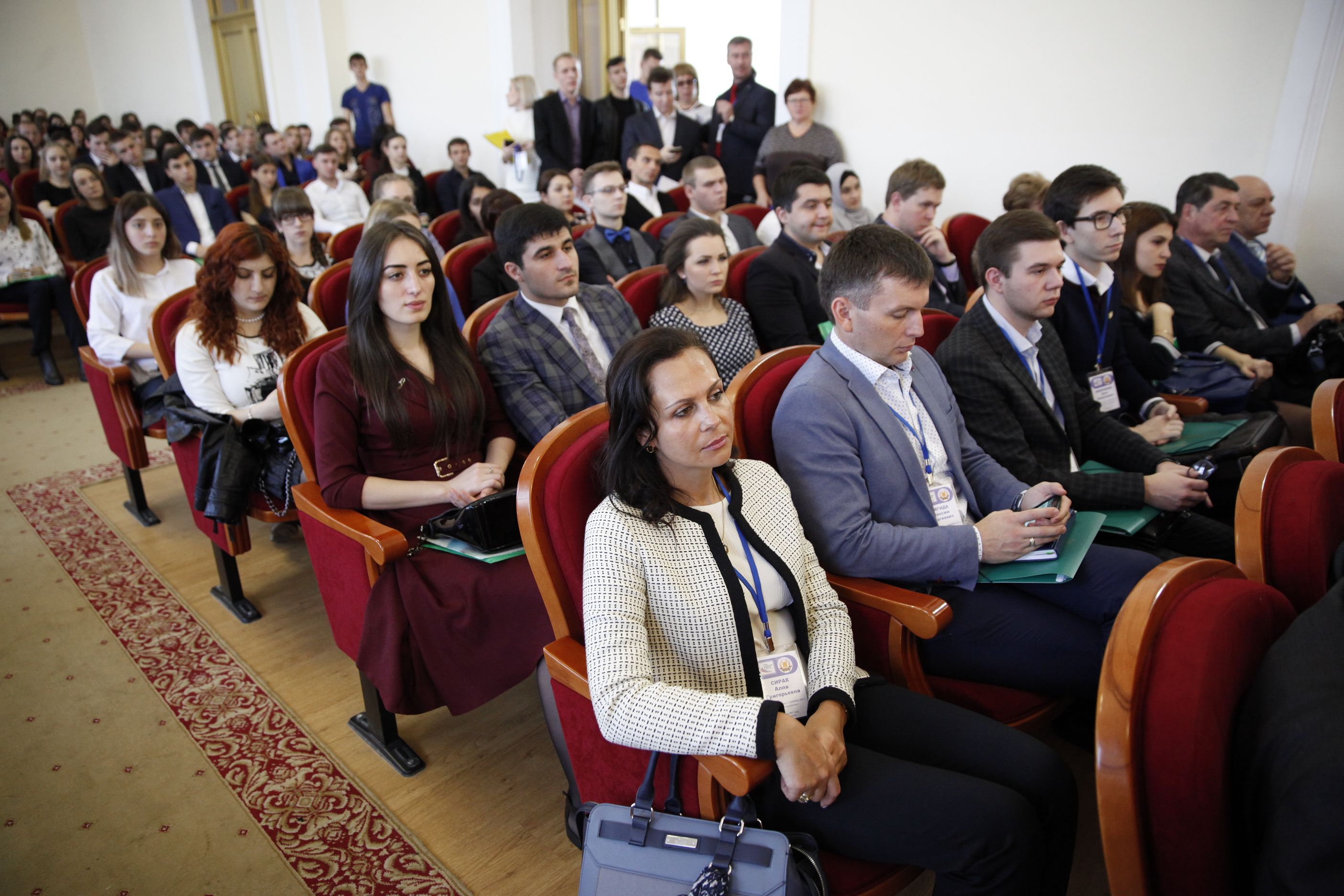 Законодатели поддерживают талантливых молодых учёных