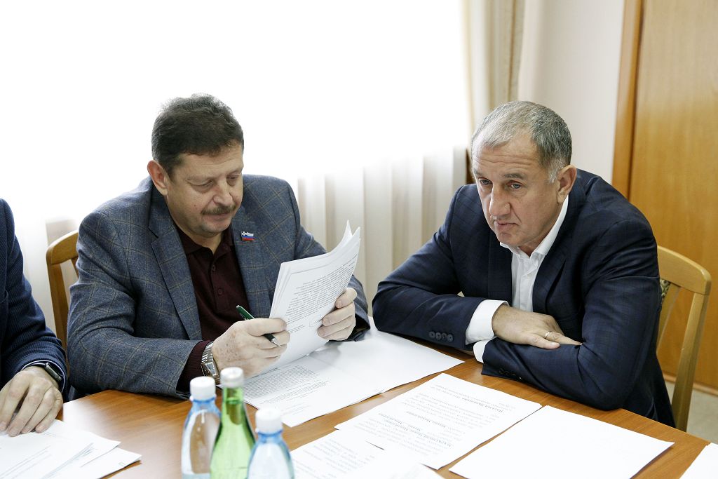 Идёт работа над законами