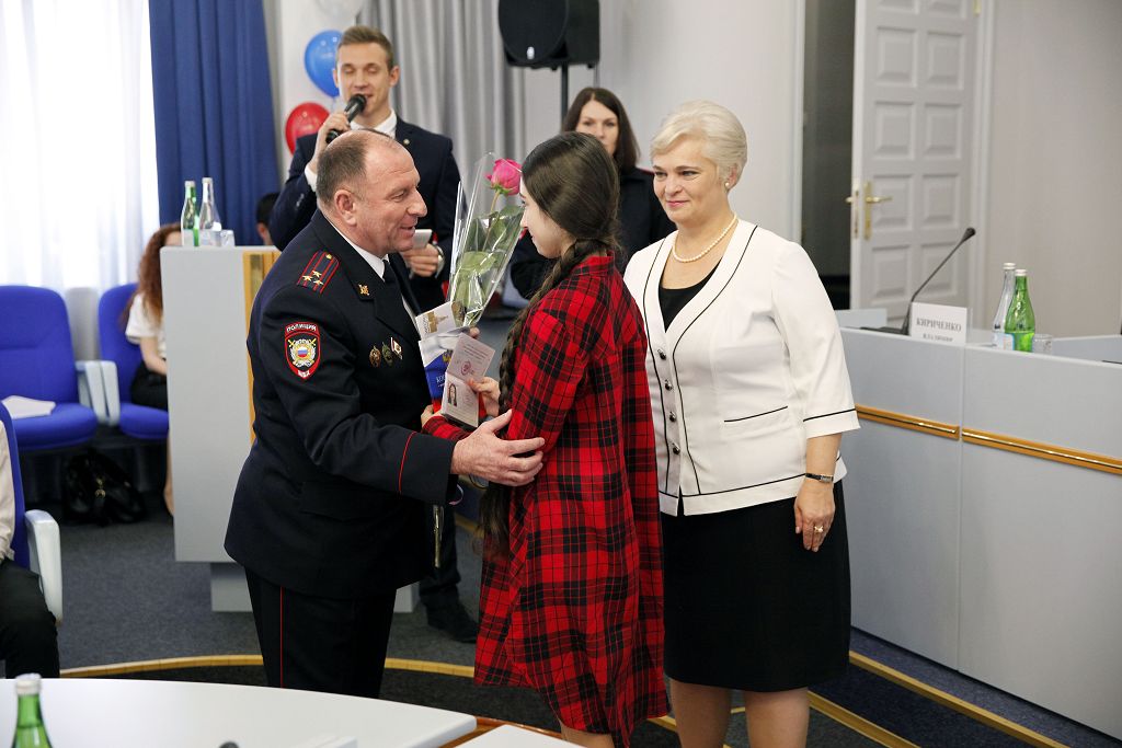Юные жители Ставрополя получили паспорта