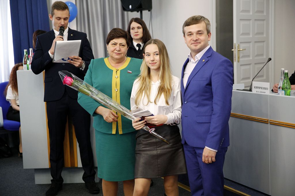 Юные жители Ставрополя получили паспорта
