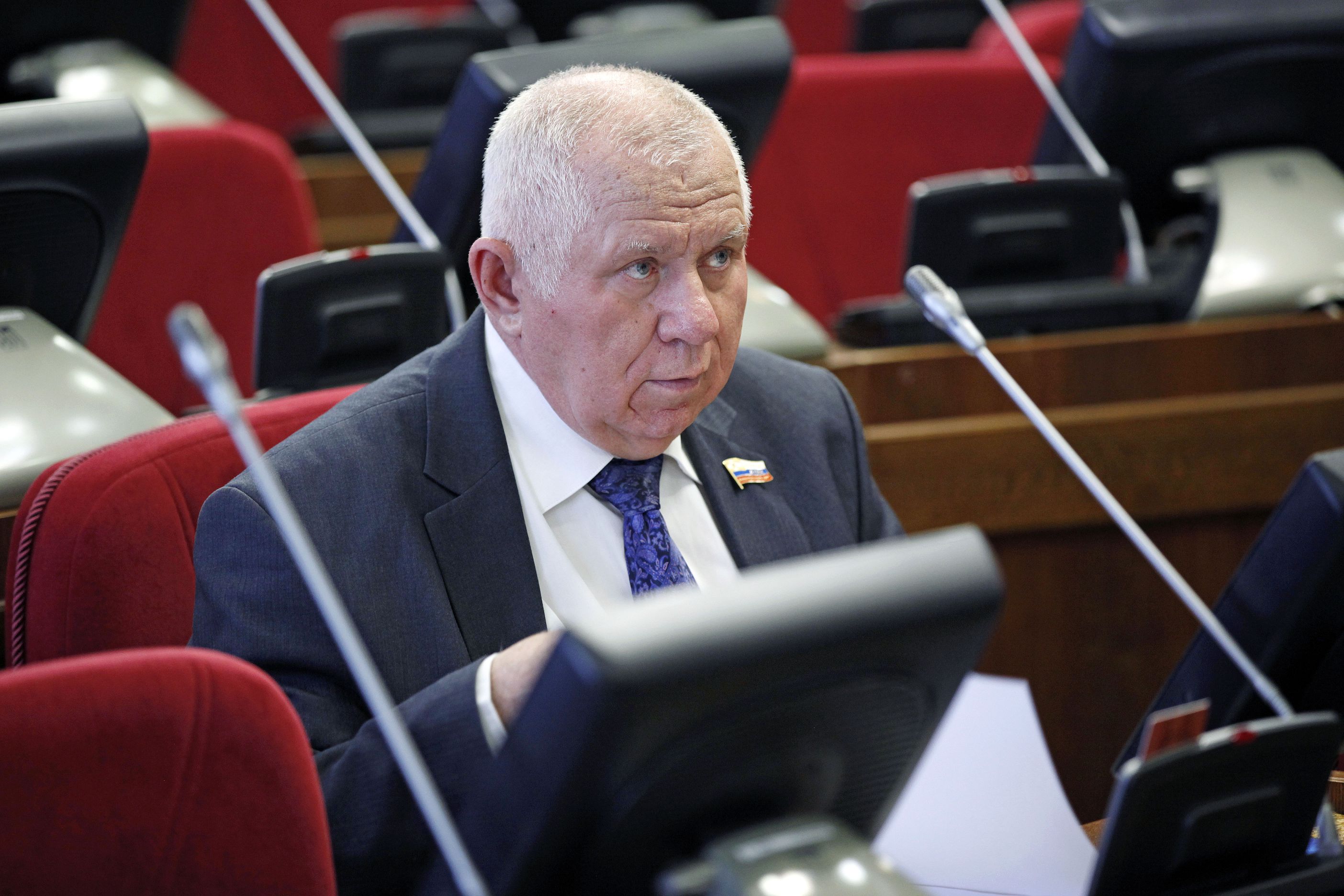 До первого заседания Думы в наступившем году – ровно неделя