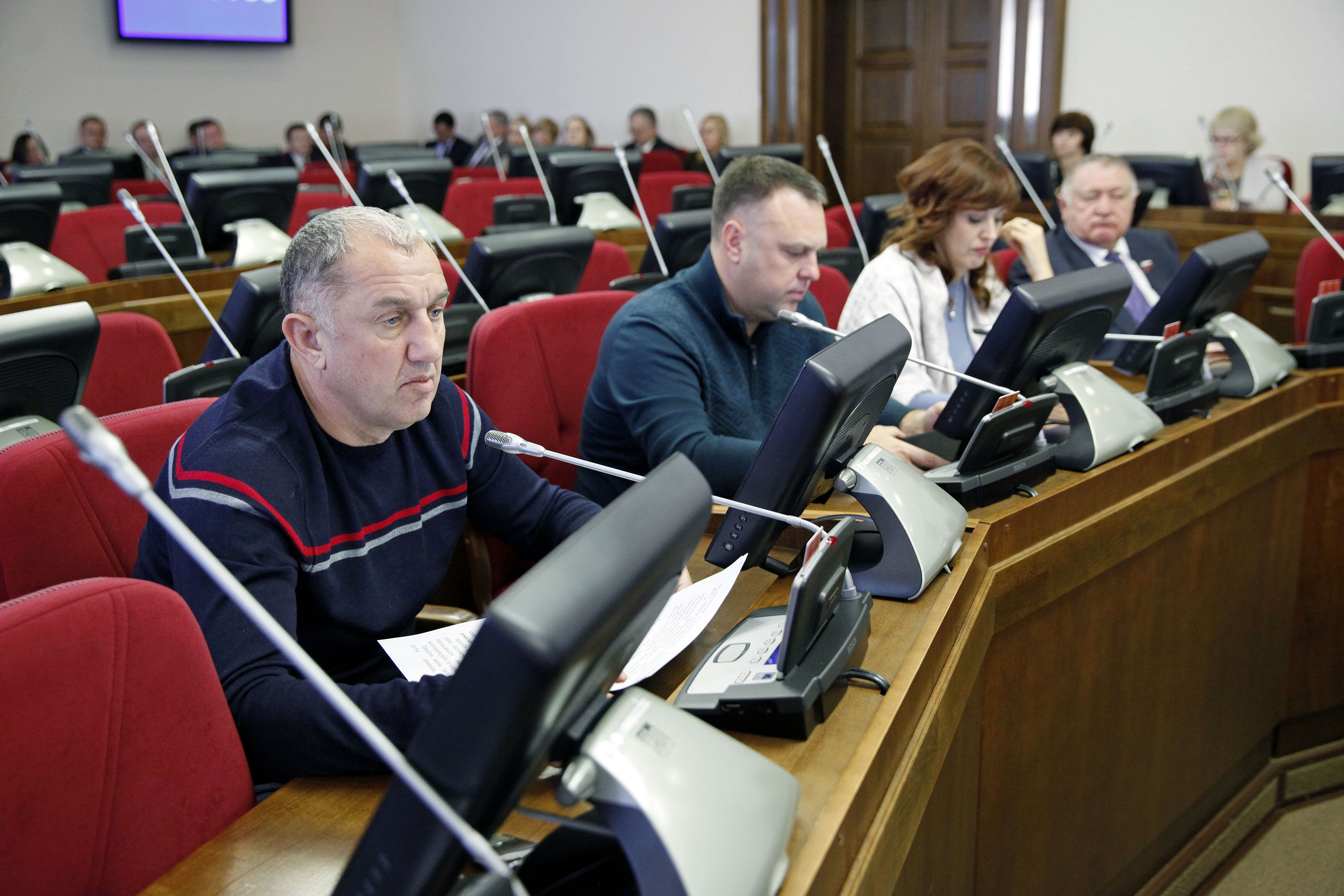 До первого заседания Думы в наступившем году – ровно неделя