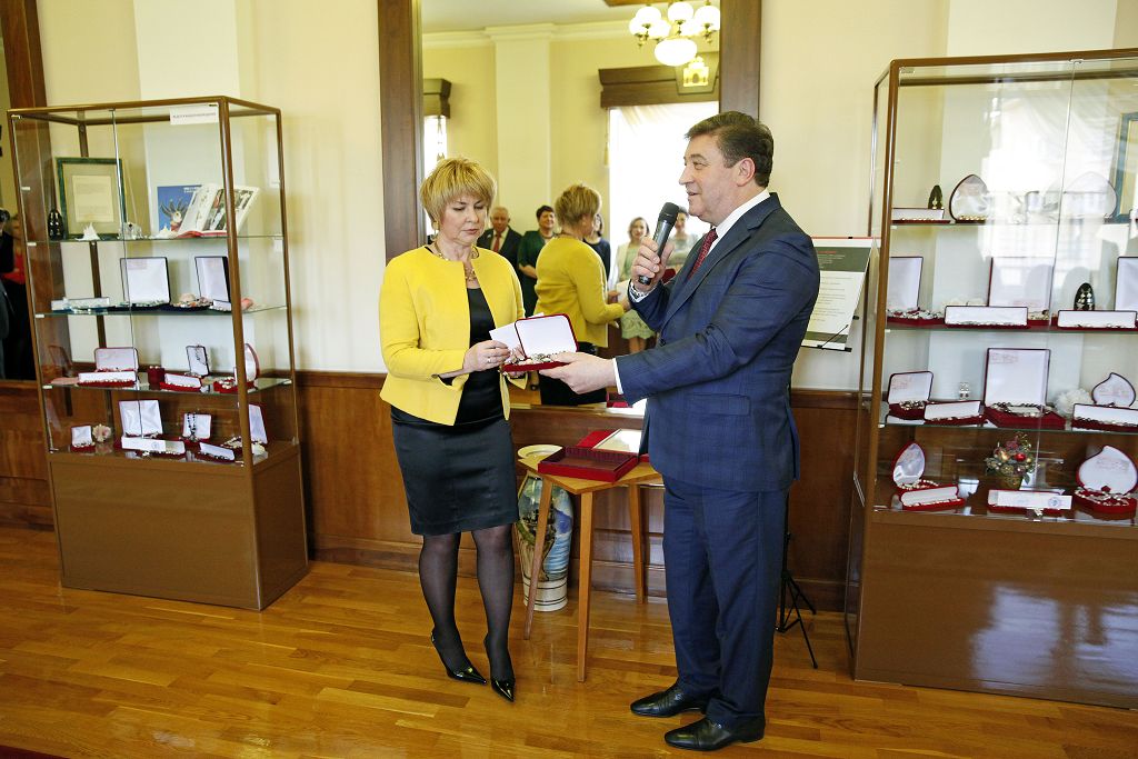 Выставка к женскому празднику