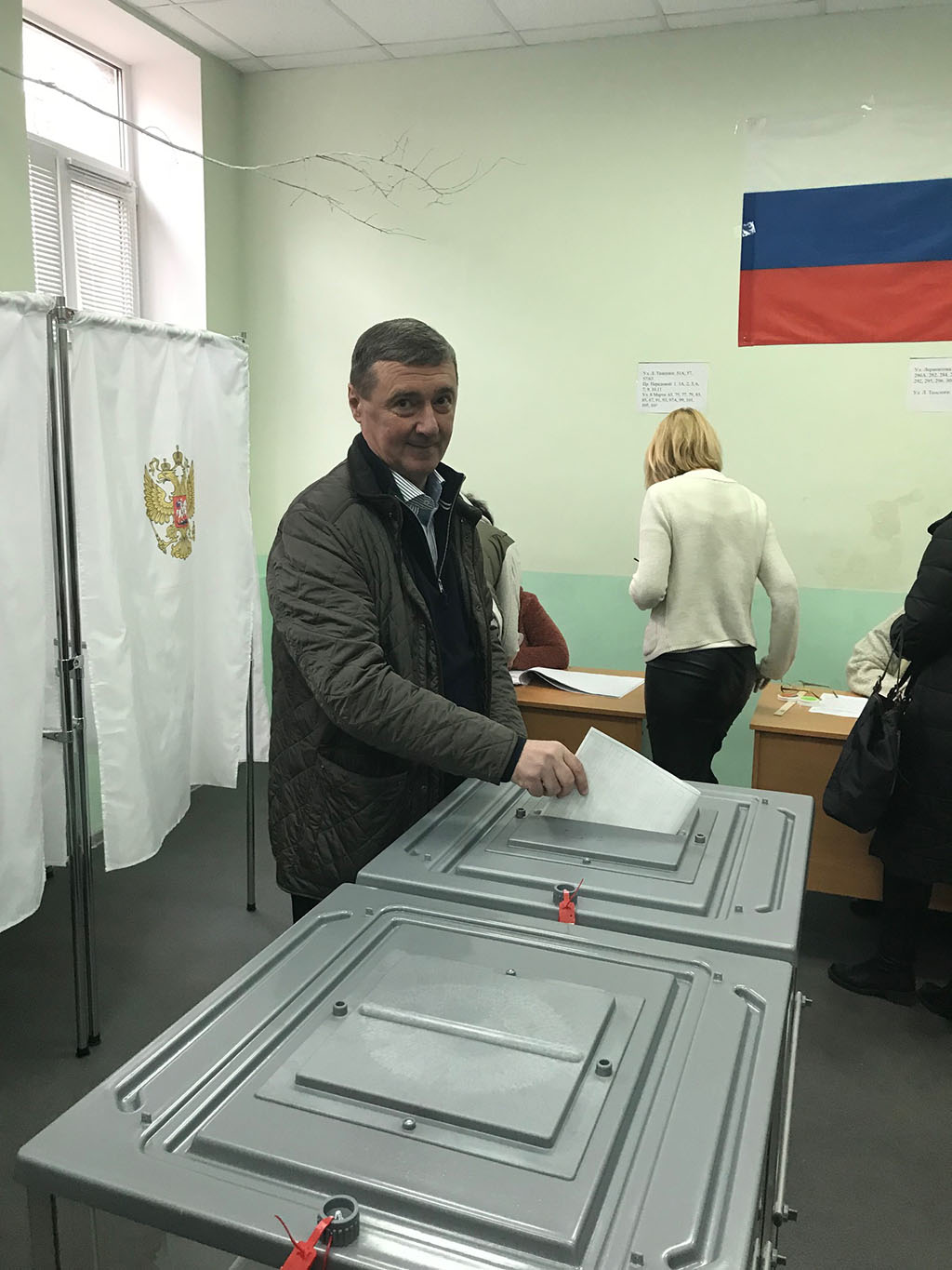Депутаты Думы Ставропольского края проголосовали на выборах Президента России 18 марта