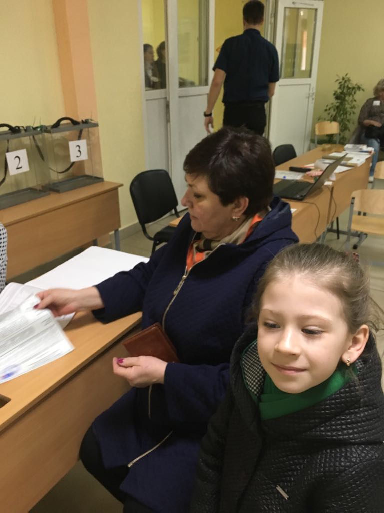 Депутаты Думы Ставропольского края проголосовали на выборах Президента России 18 марта