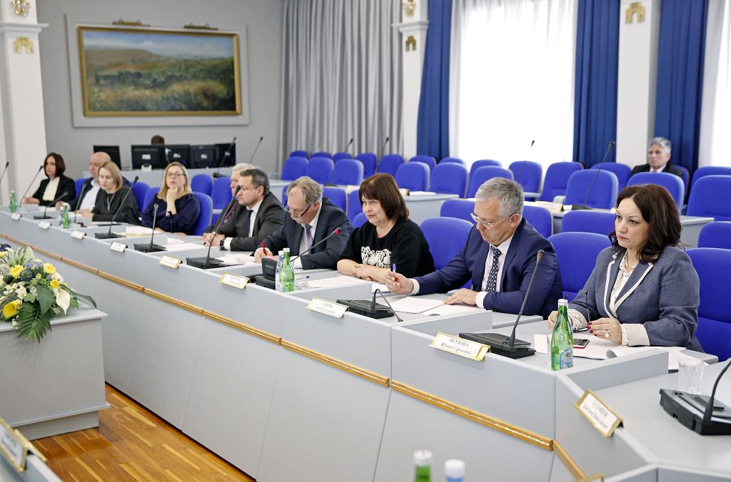 Депутаты обсудили итоги работы Контрольно-счётной палаты региона
