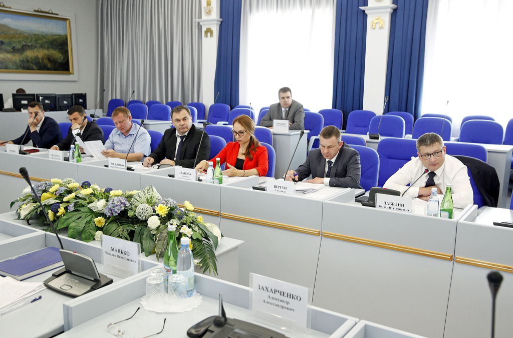 Голодный пёс опасней волка