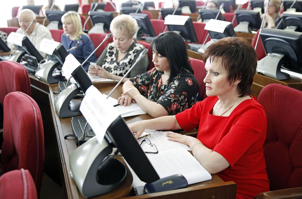 Проблемы предоставления рабочих мест инвалидам обсудили депутаты