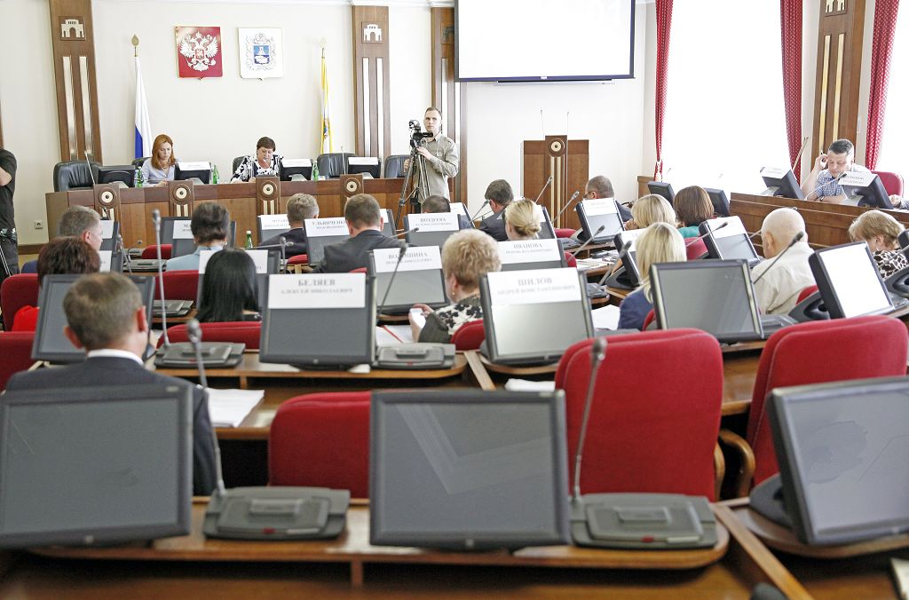 Проблемы предоставления рабочих мест инвалидам обсудили депутаты