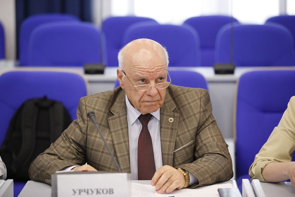 Проблемы развития малого бизнеса и потребкооперации обсудили с непарламентскими партиями