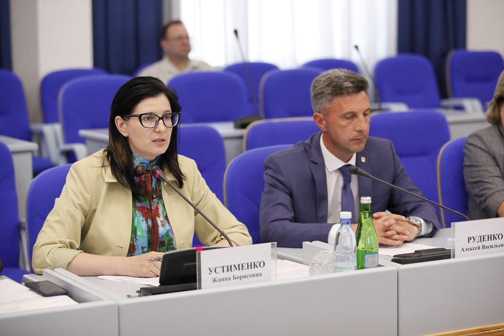 Проблемы развития малого бизнеса и потребкооперации обсудили с непарламентскими партиями