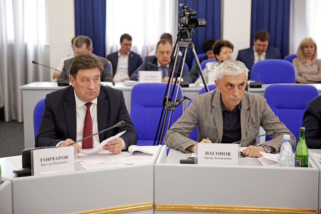 Проблемы развития малого бизнеса и потребкооперации обсудили с непарламентскими партиями