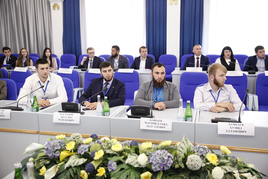 Проект «Академия молодых парламентариев СКФО» открылся в Ставрополе