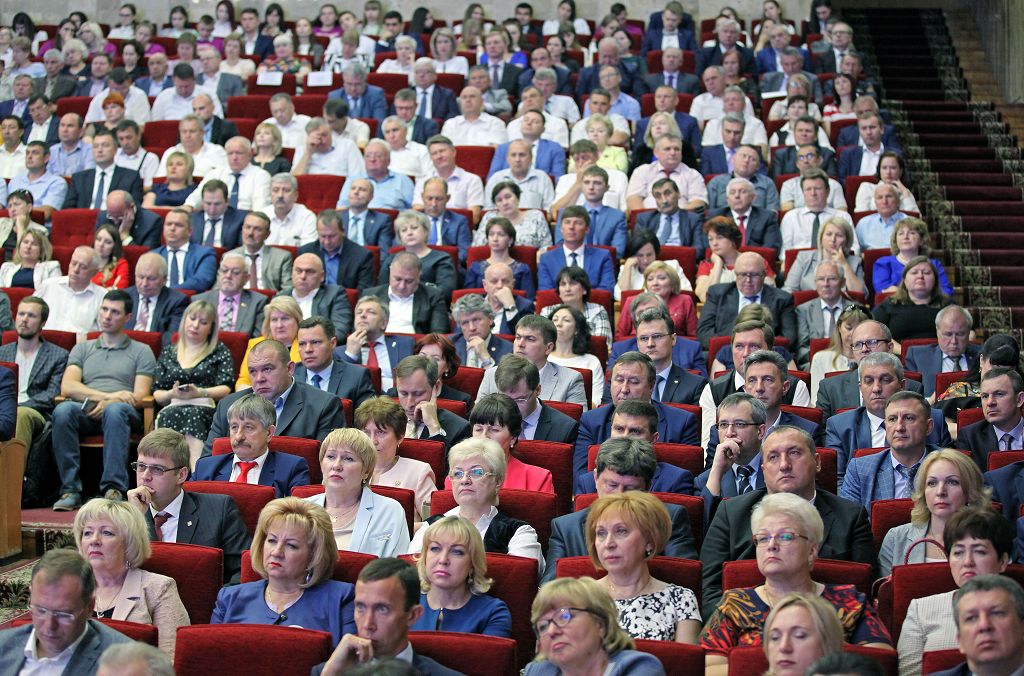 Парламентарии одобрили отчёт губернатора региона