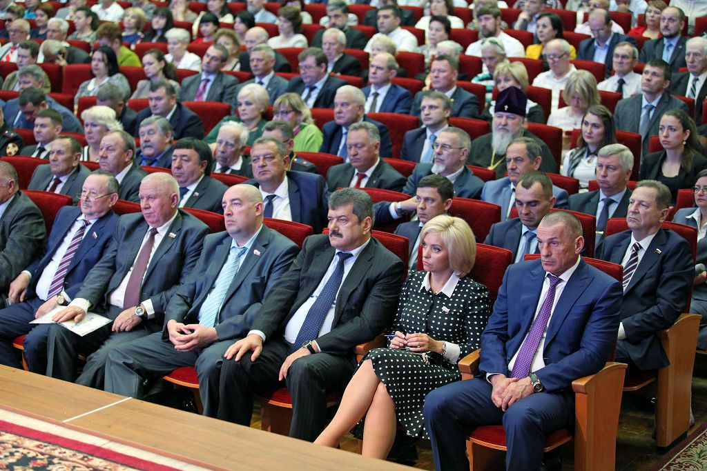 Парламентарии одобрили отчёт губернатора региона