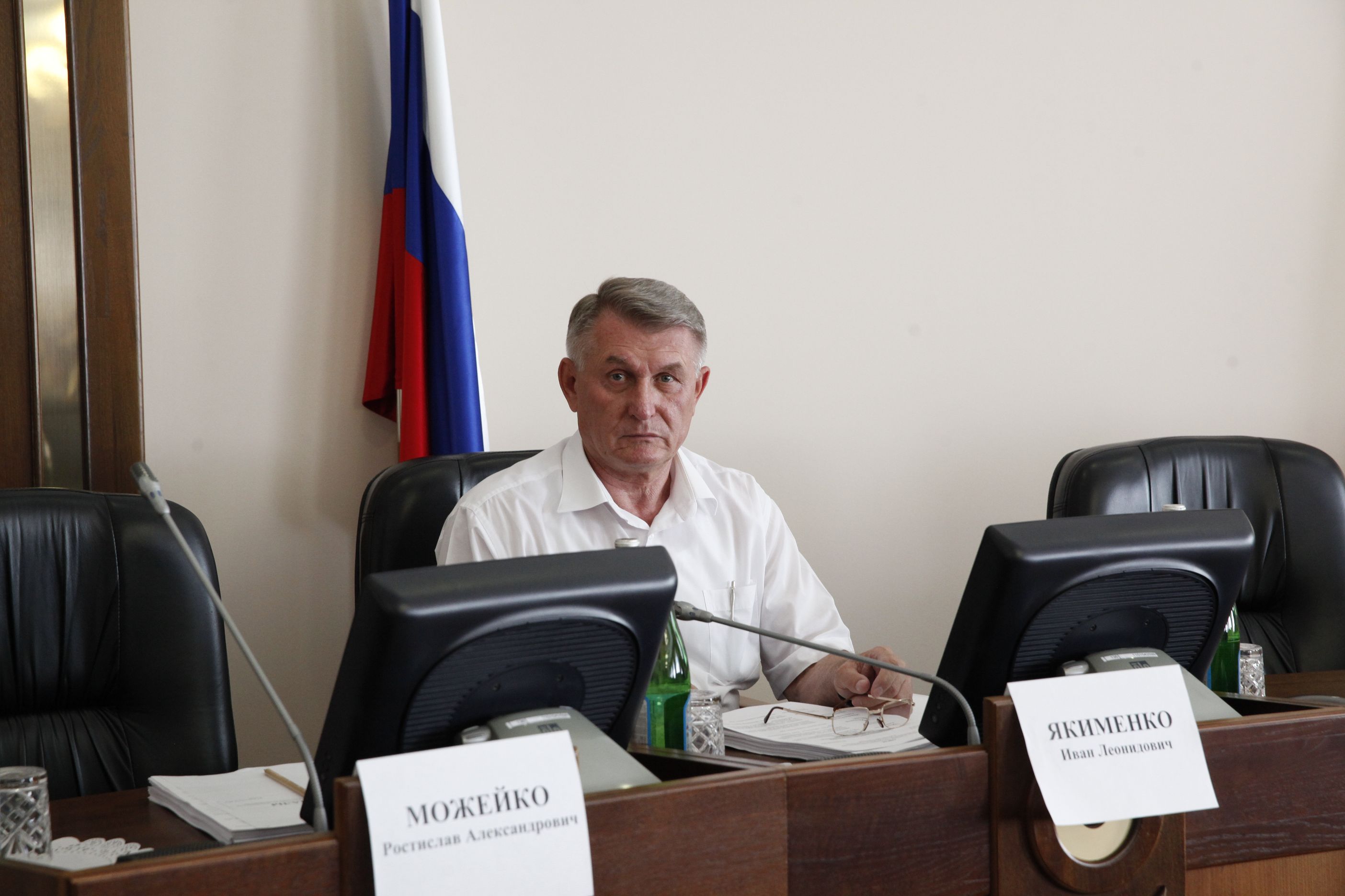 Перераспределить служебную нагрузку мировых судей