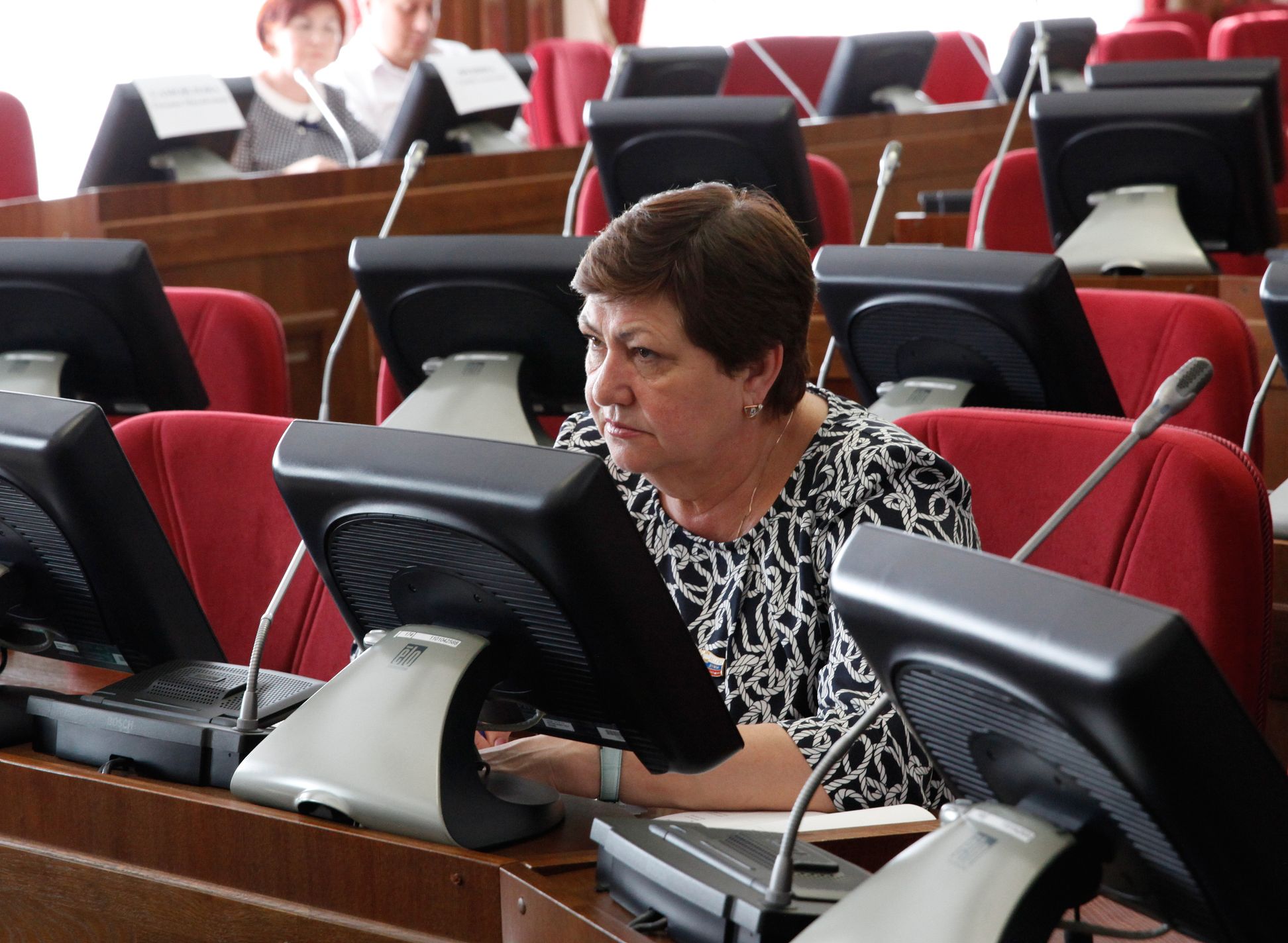 Перераспределить служебную нагрузку мировых судей