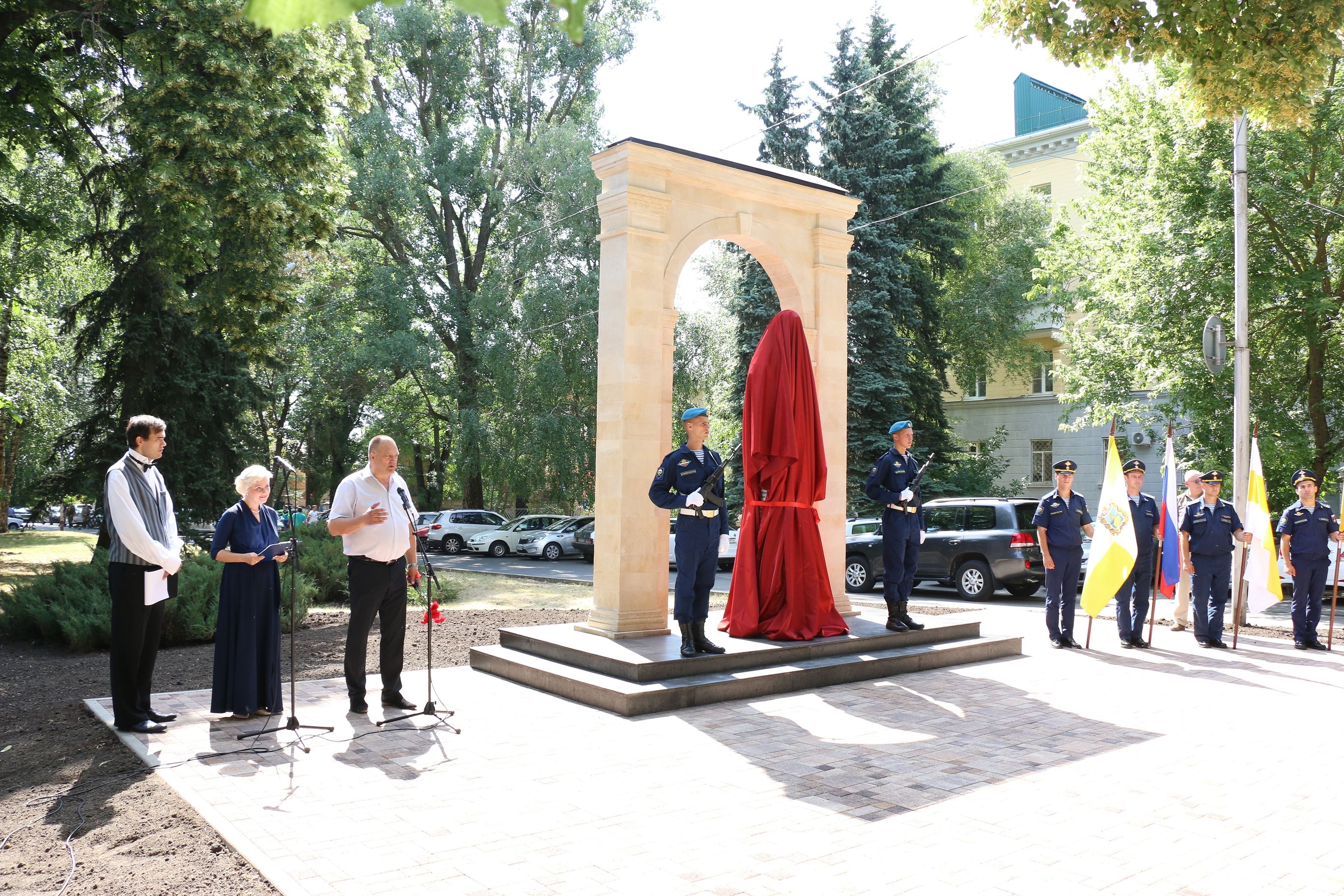В Ставрополе открыли памятник Римме Ивановой