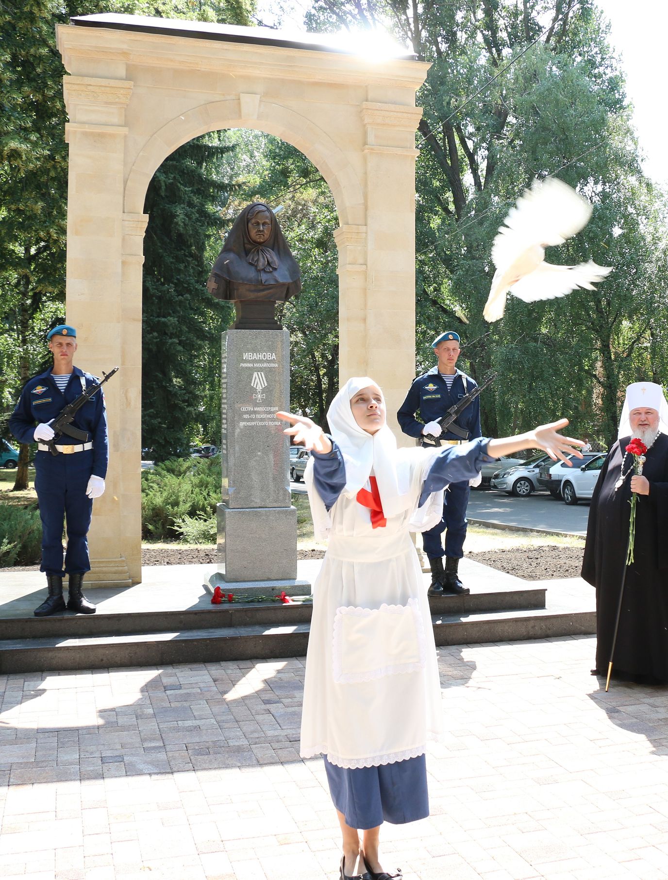 В Ставрополе открыли памятник Римме Ивановой