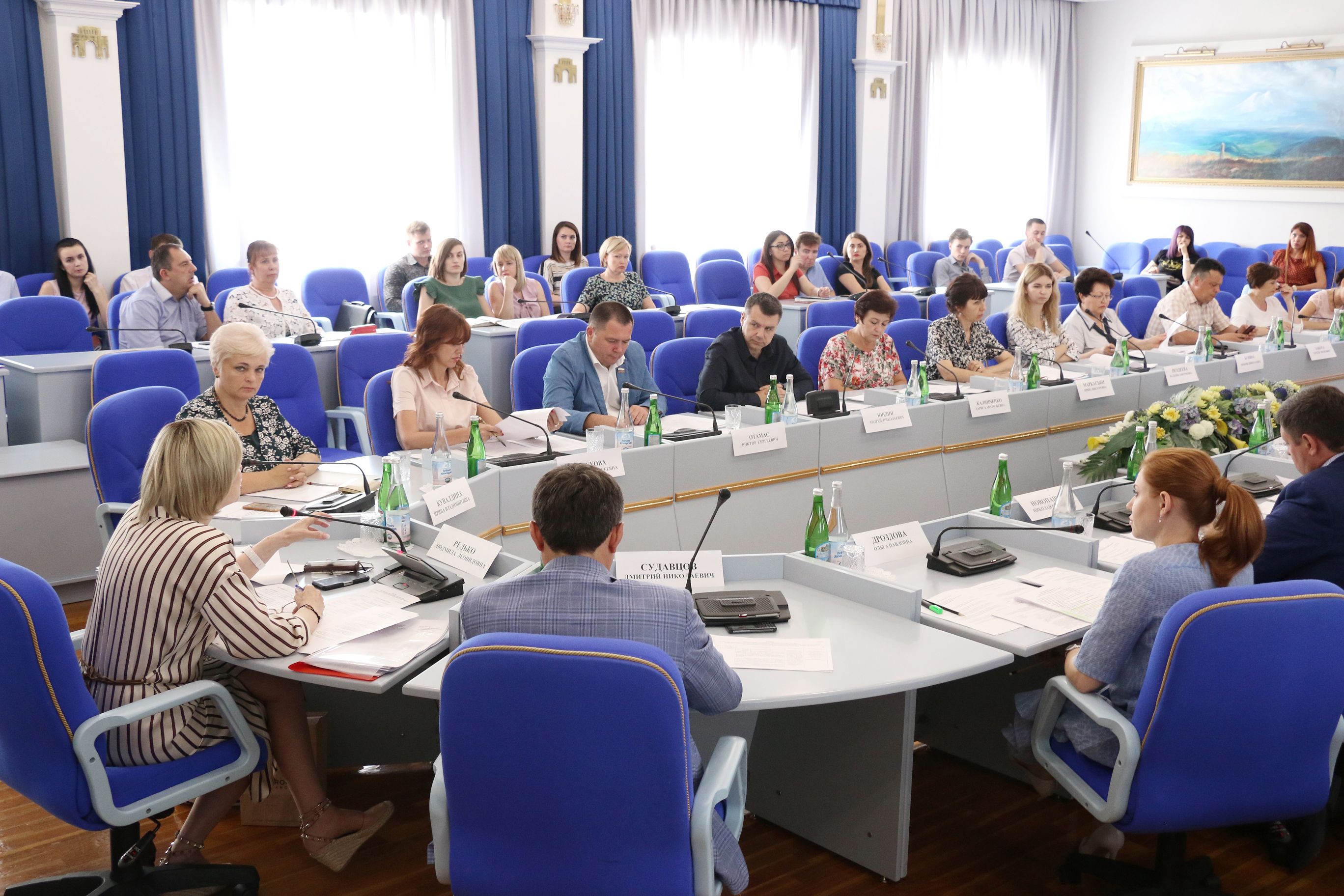Медицина и социальная сфера получат дополнительные средства