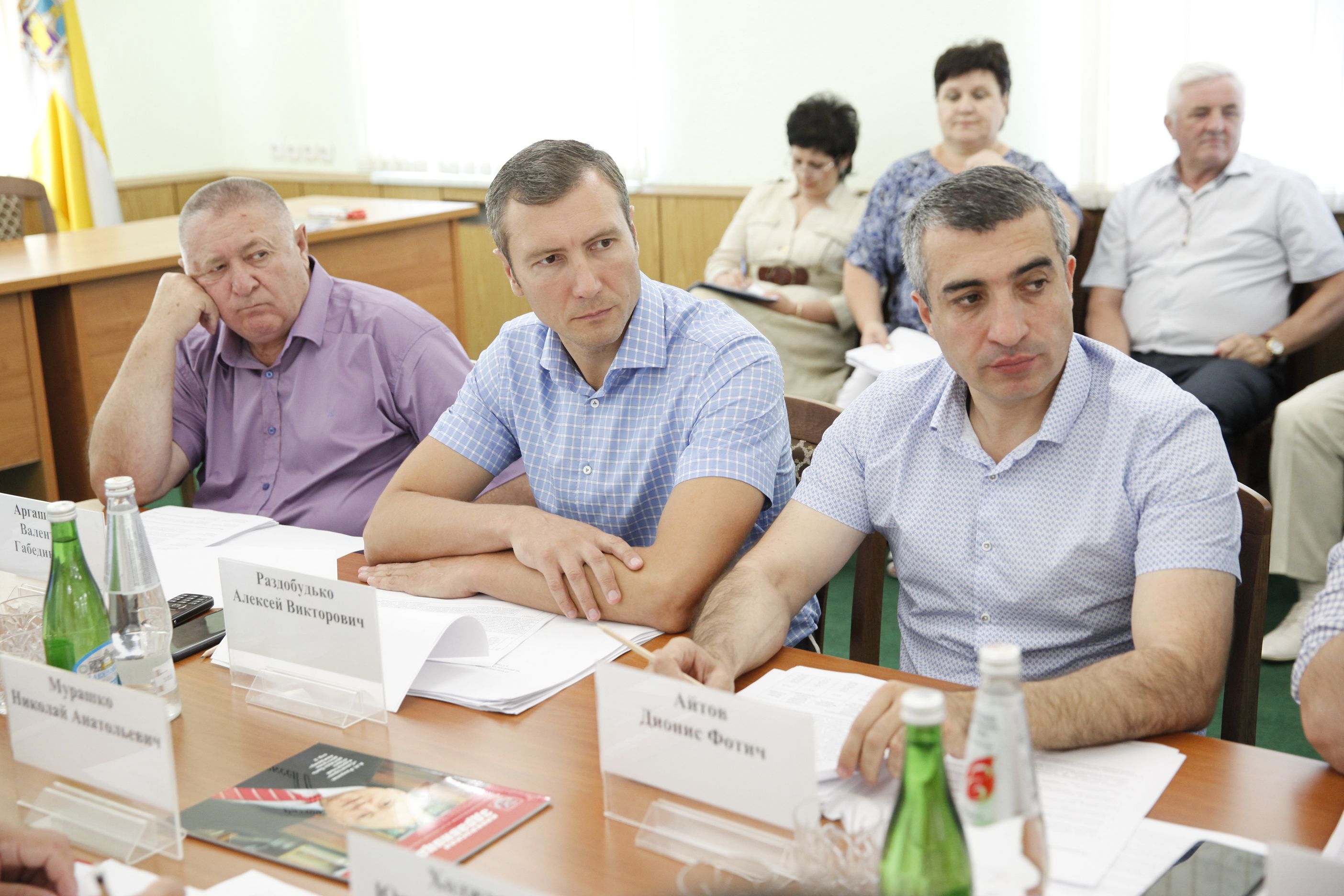 Перспективы развития курортов и туризма на Ставрополье обсудили депутаты