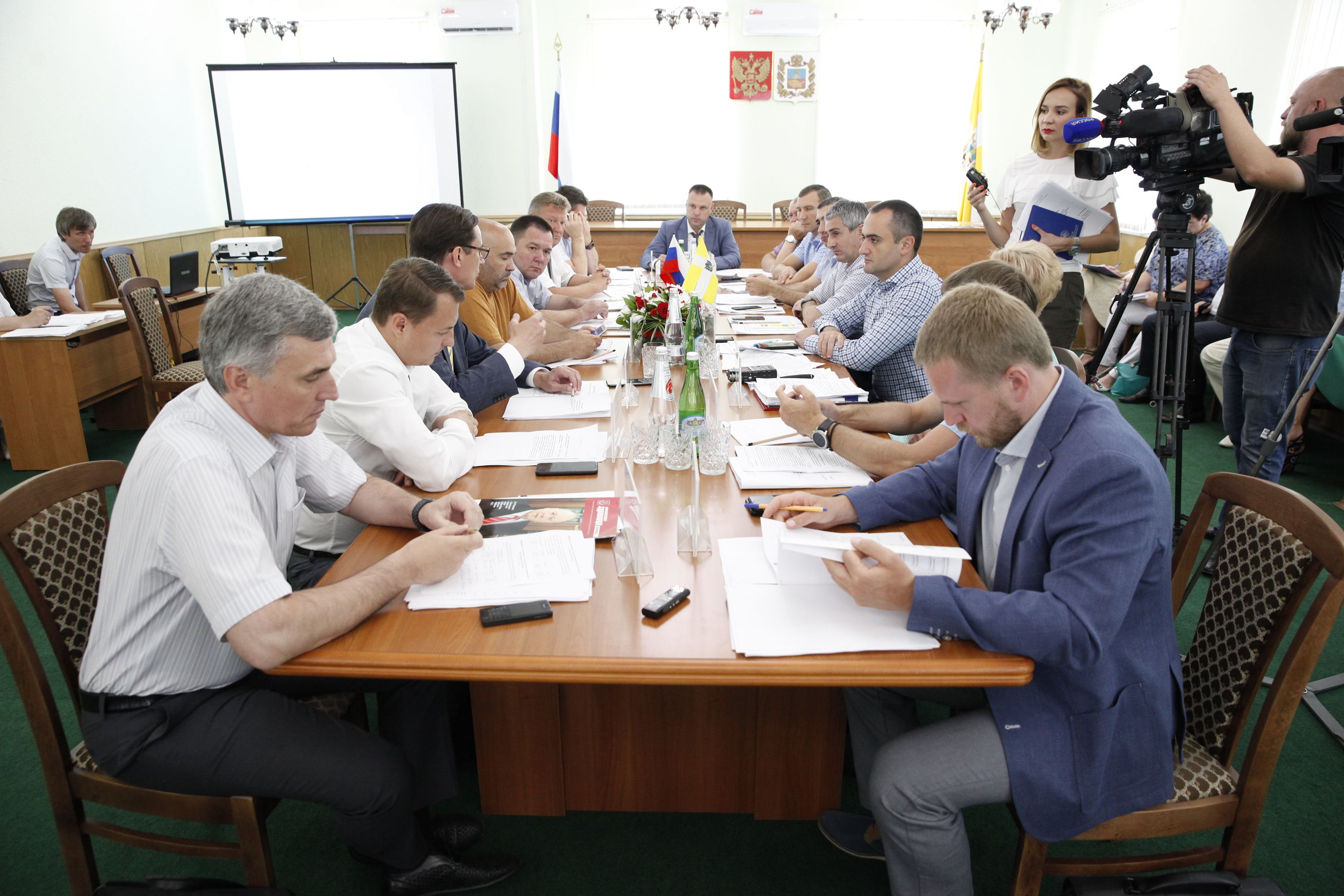 Перспективы развития курортов и туризма на Ставрополье обсудили депутаты