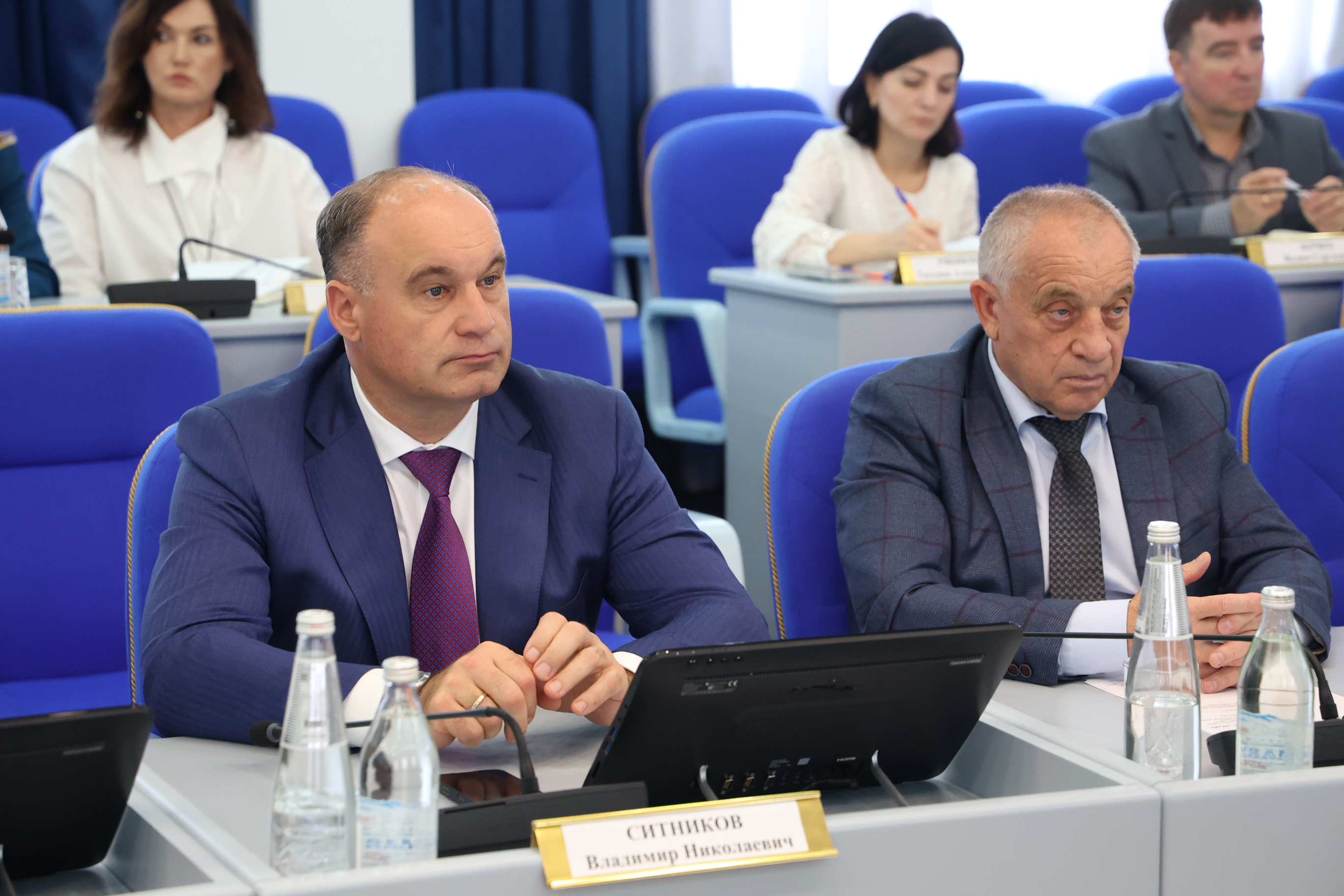 Депутаты профильного комитета рассмотрели законопроект об изменениях в краевой бюджет 2026 года