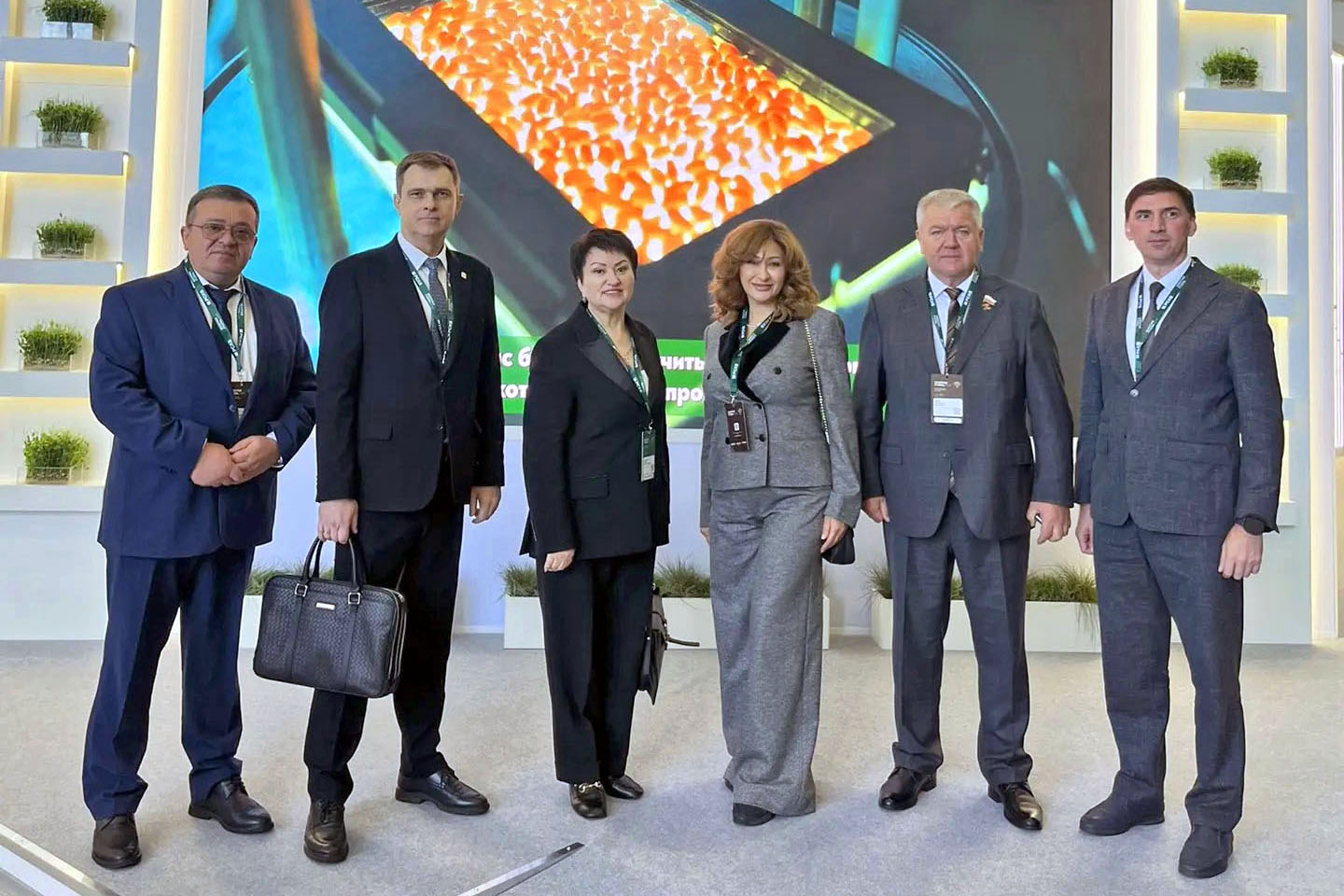 Депутаты Думы Ставропольского края работают на агропромышленной выставке «Золотая осень – 2026»