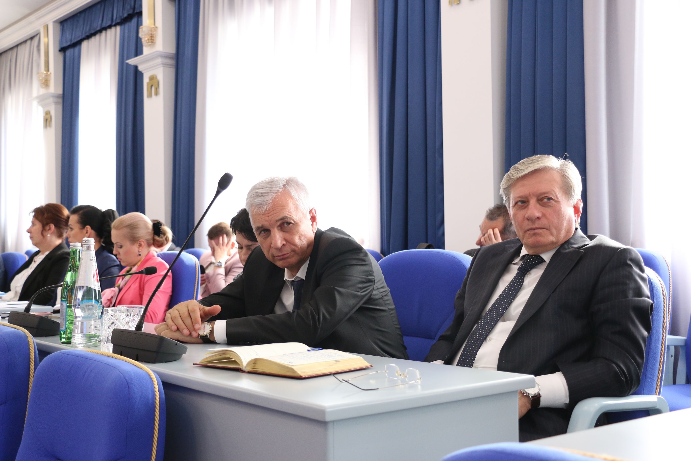 Меры соцподдержки людей предпенсионного возраста обсудили депутаты фракции партии «Единая Россия»